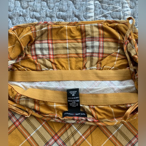 New York and company spaghetti strap ruffled top size Medium - Picture 7 of 9